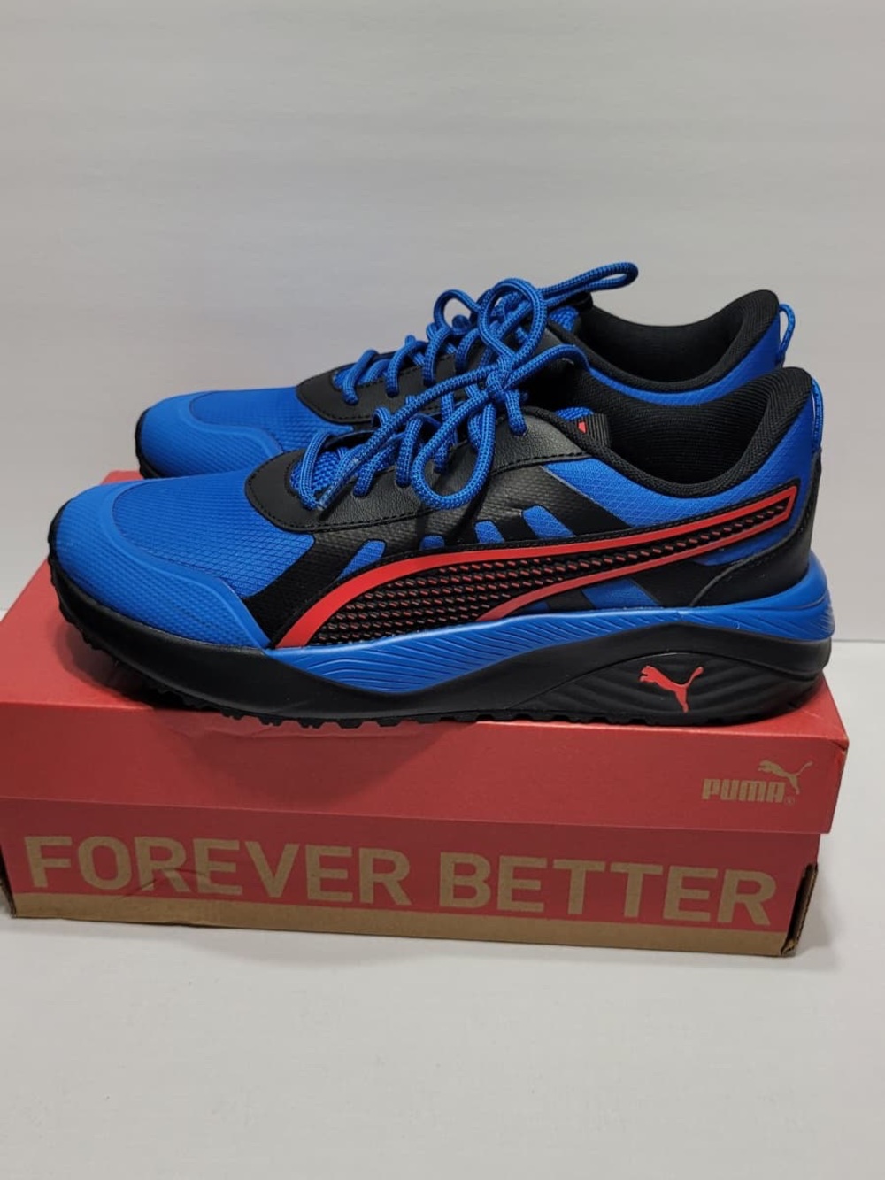Puma Excursion Jr Boy’s 6.5 Blue Sneakers with Black and Red Details